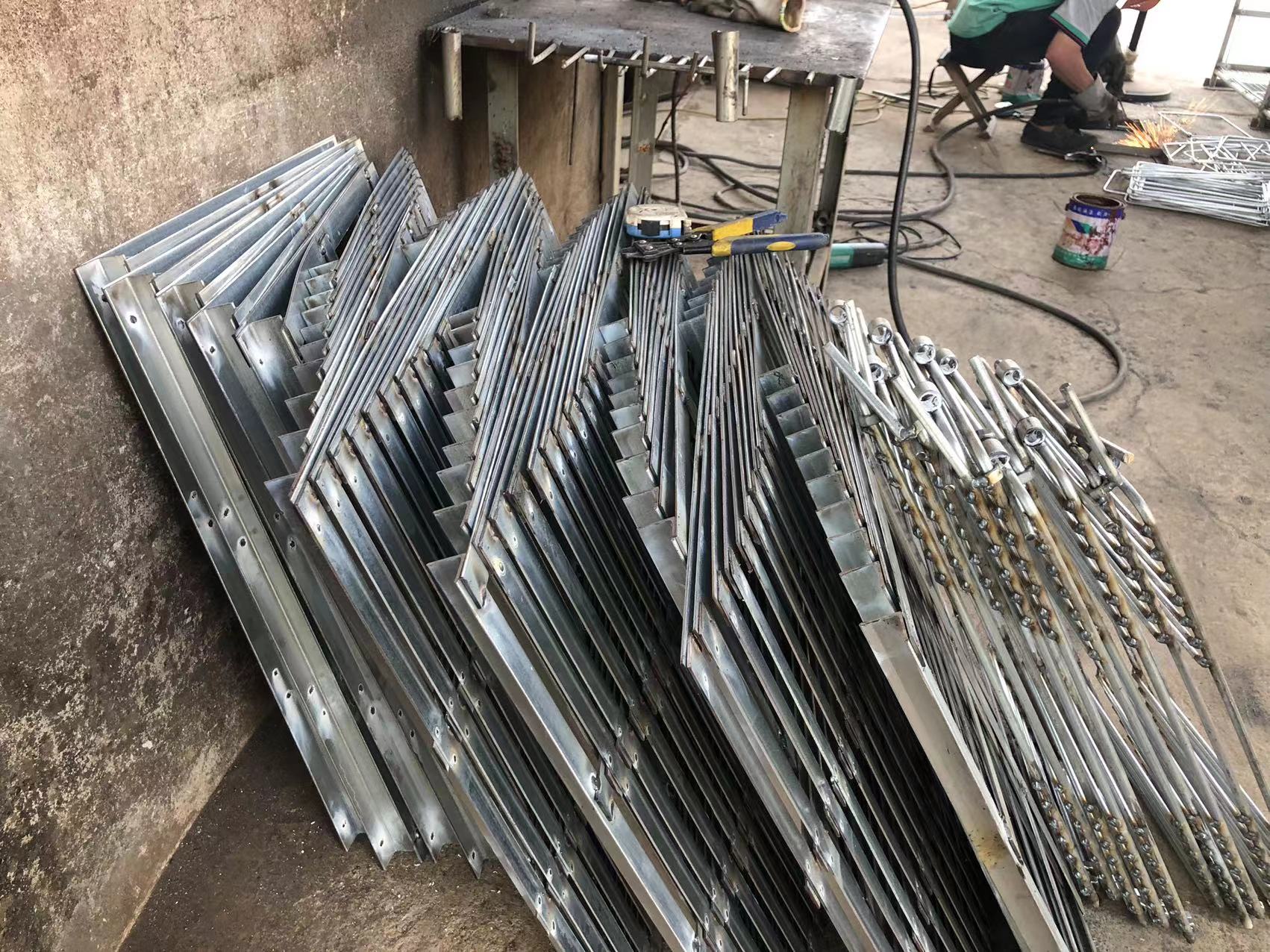 【制作过程】最新一套笼子马上完成