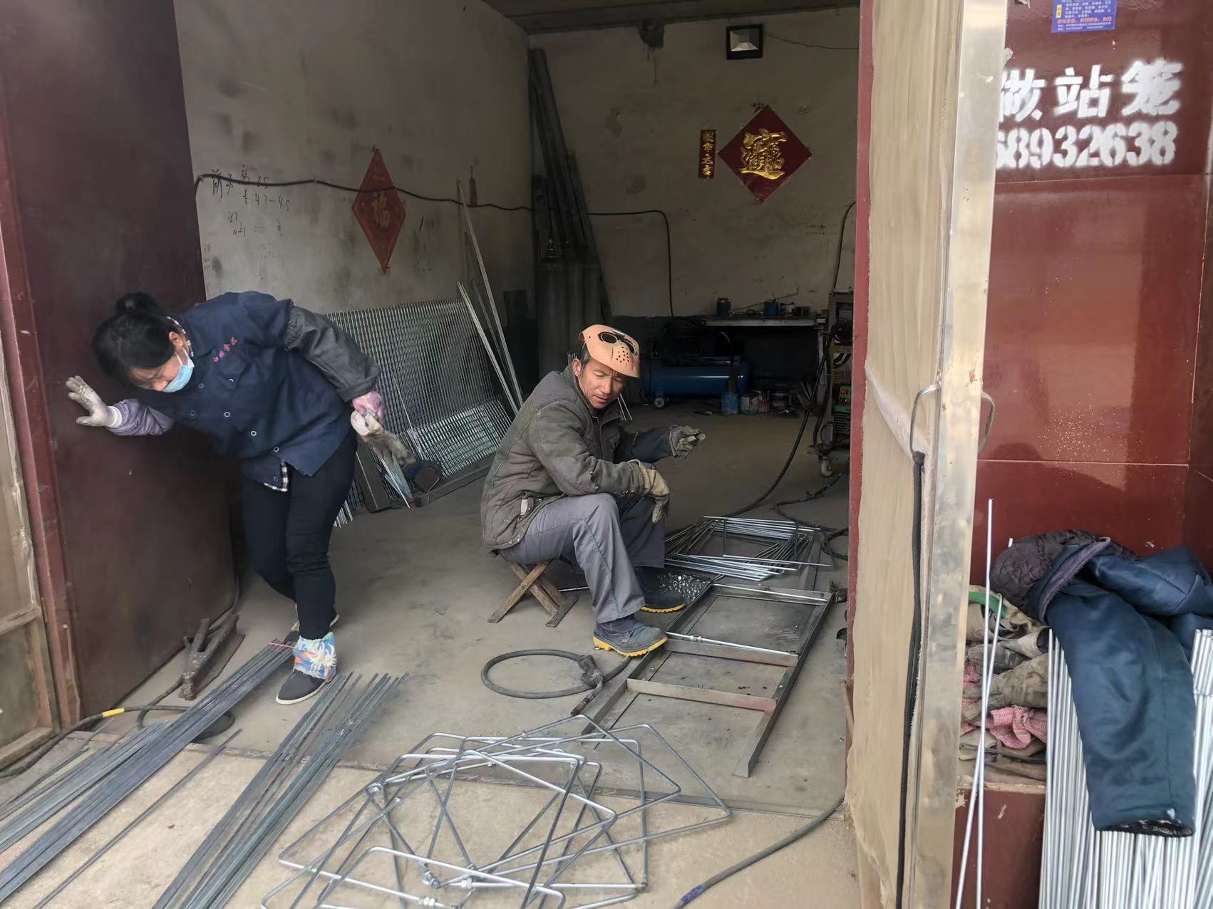 【制作过程】俊彬站笼紧锣密鼓的加工生产